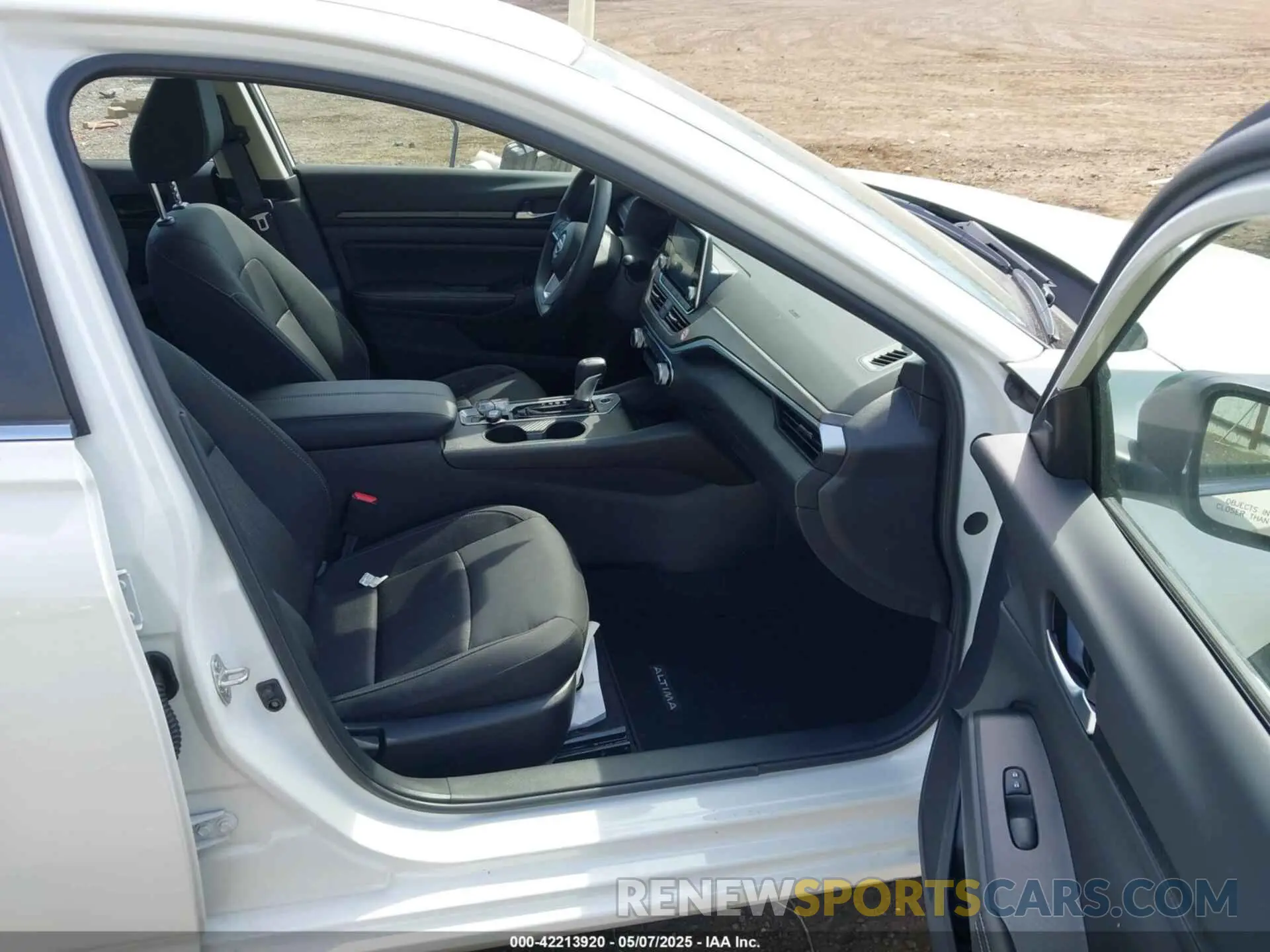 5 Photograph of a damaged car 1N4BL4DW5SN358521 NISSAN ALTIMA 2025