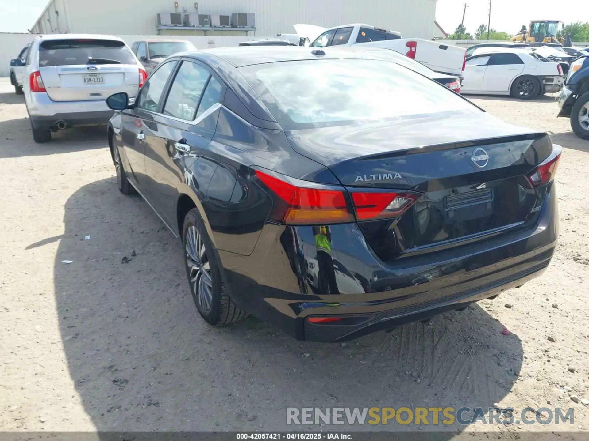 3 Photograph of a damaged car 1N4BL4DW6SN328685 NISSAN ALTIMA 2025