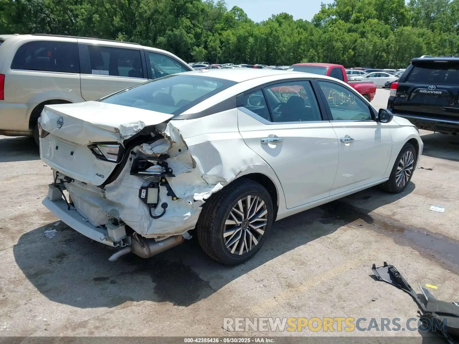 4 Photograph of a damaged car 1N4BL4DW9SN362569 NISSAN ALTIMA 2025