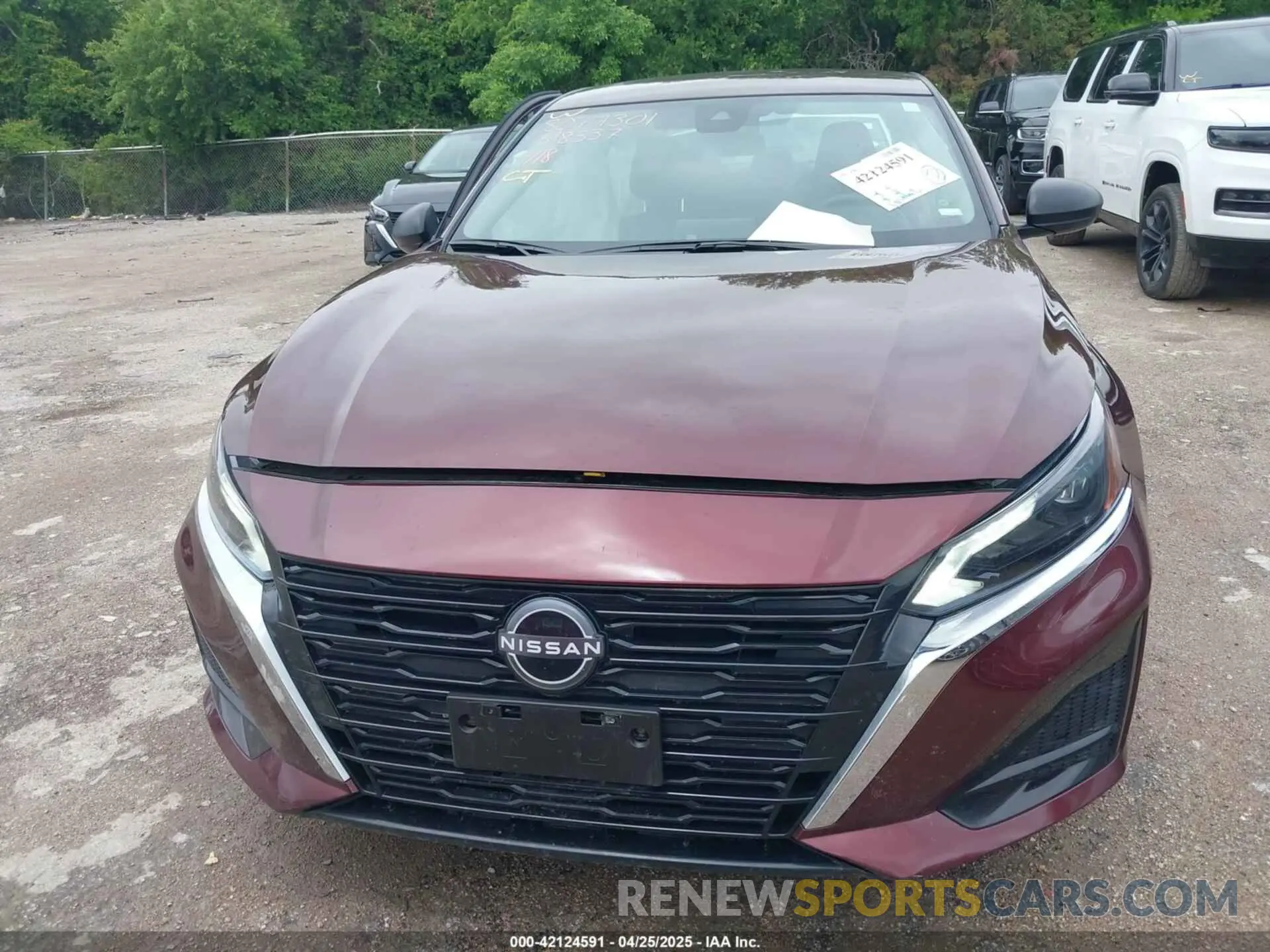 12 Photograph of a damaged car 1N4BL4DWXSN318337 NISSAN ALTIMA 2025