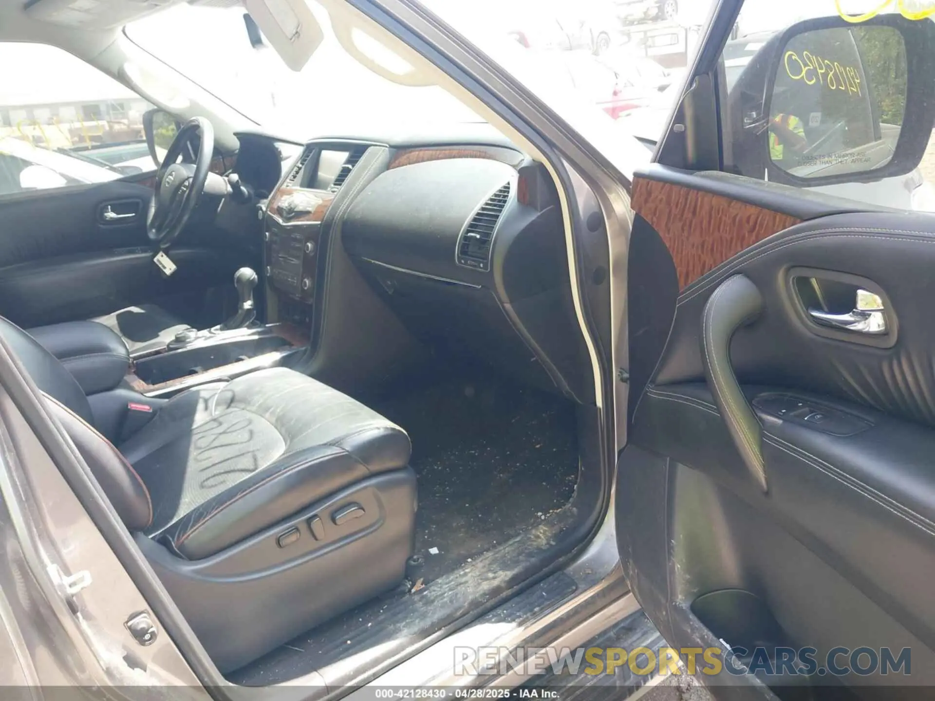 5 Photograph of a damaged car JN8AY2NC1KX511033 NISSAN ARMADA 2019