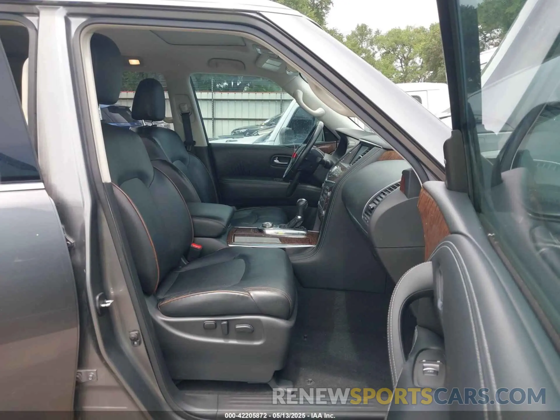 5 Photograph of a damaged car JN8AY2NC5KX510953 NISSAN ARMADA 2019