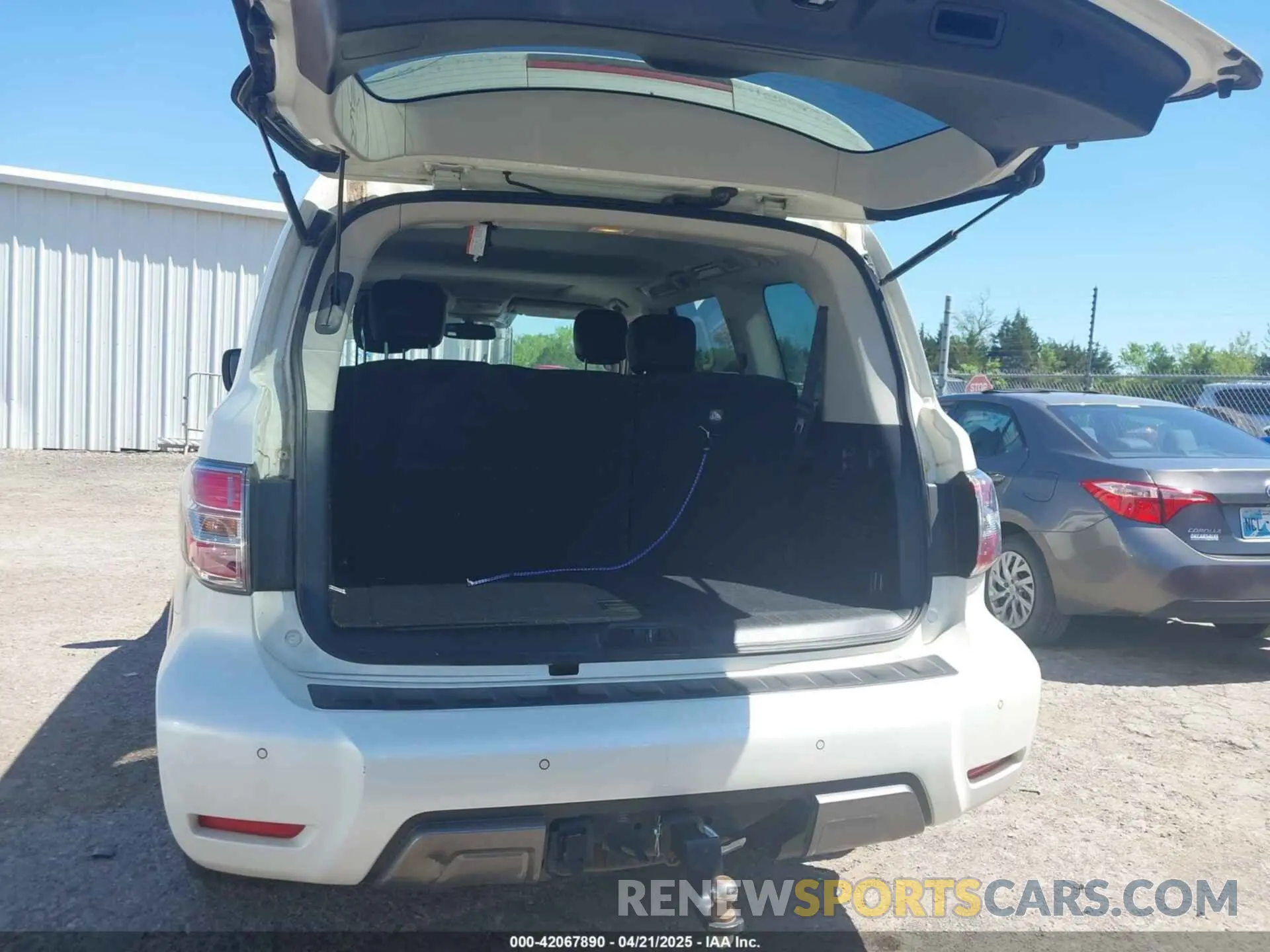 16 Photograph of a damaged car JN8AY2NC7KX509061 NISSAN ARMADA 2019