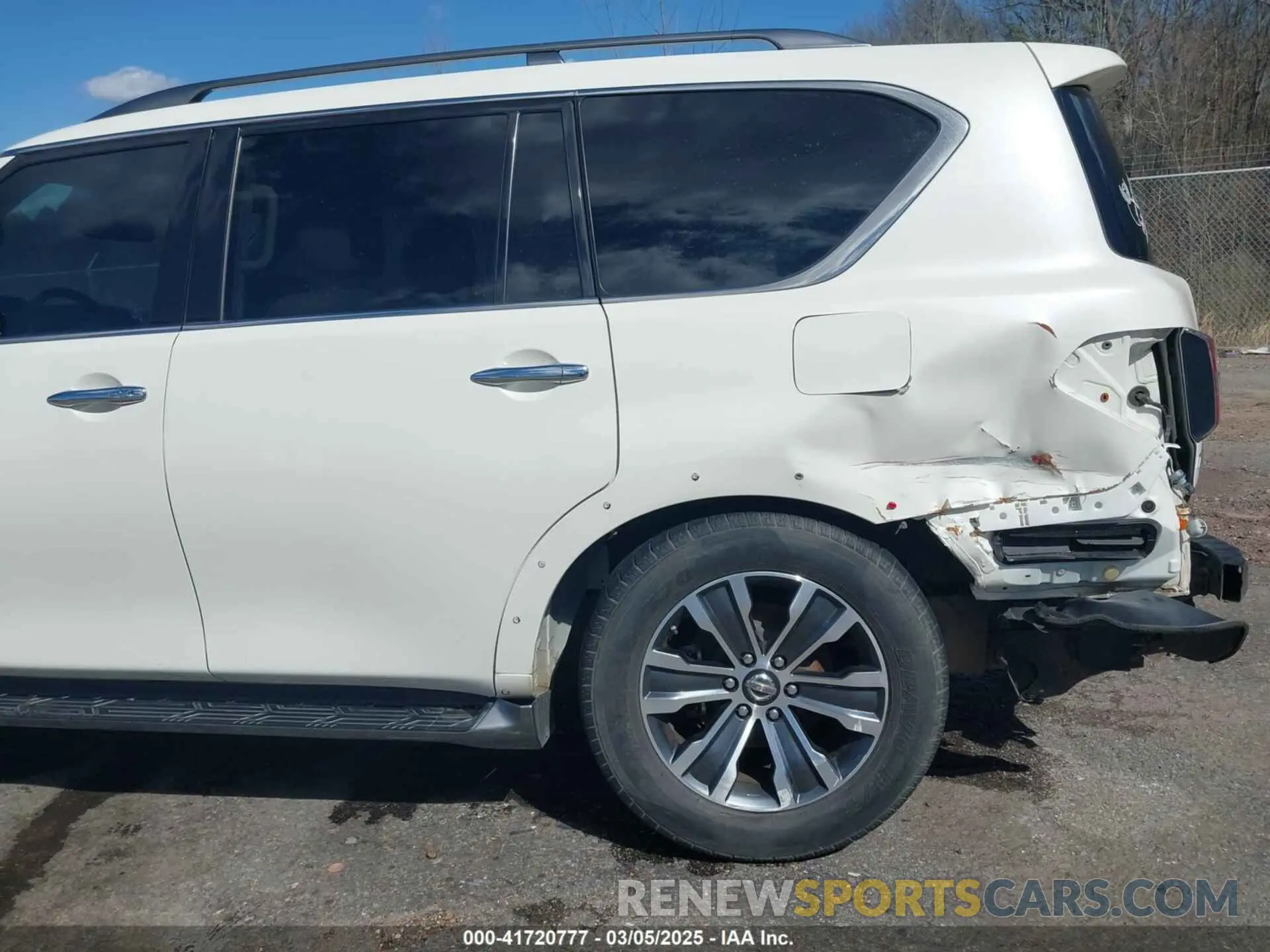 18 Photograph of a damaged car JN8AY2ND3K9087268 NISSAN ARMADA 2019