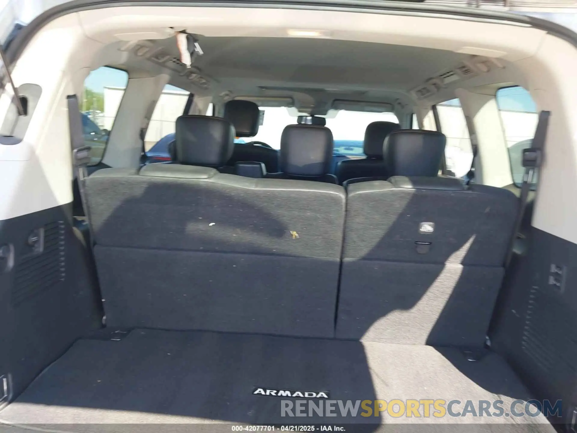 17 Photograph of a damaged car JN8AY2NC4L9618955 NISSAN ARMADA 2020