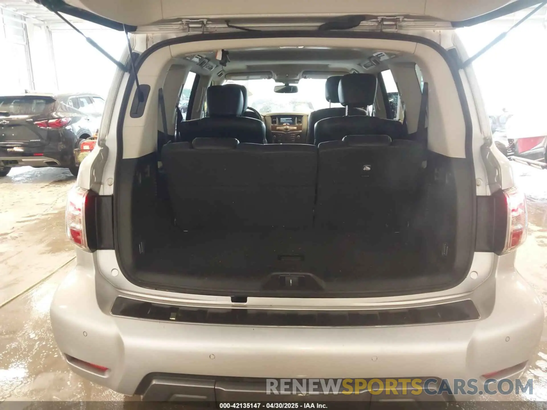 17 Photograph of a damaged car JN8AY2NC6L9621162 NISSAN ARMADA 2020