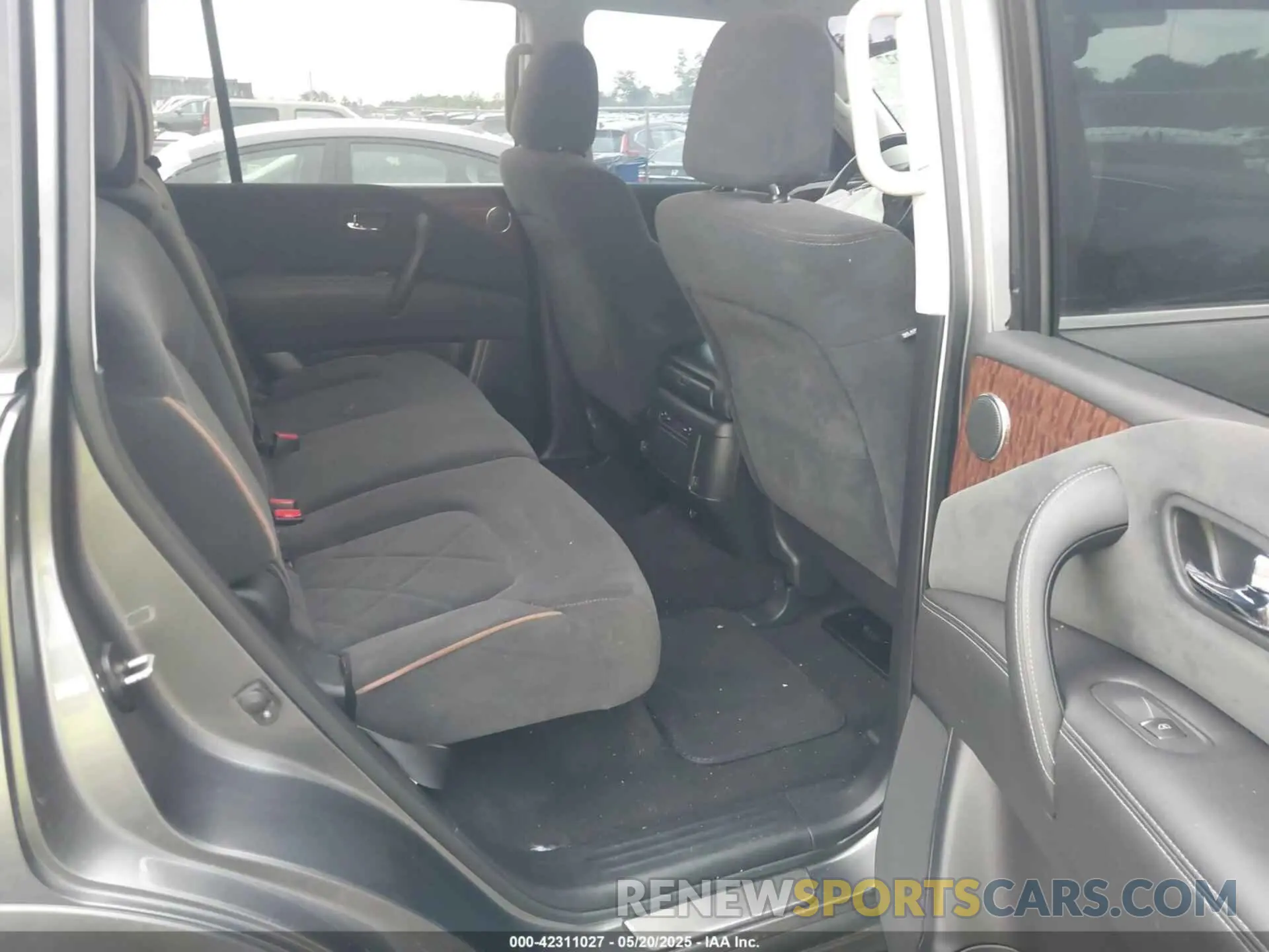 8 Photograph of a damaged car JN8AY2ND0L9105632 NISSAN ARMADA 2020