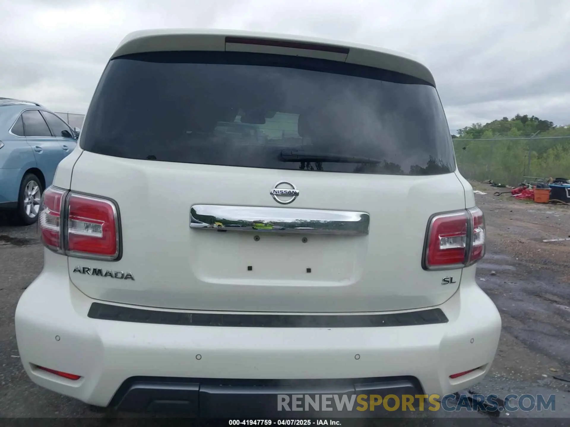 17 Photograph of a damaged car JN8AY2ND4L9111336 NISSAN ARMADA 2020
