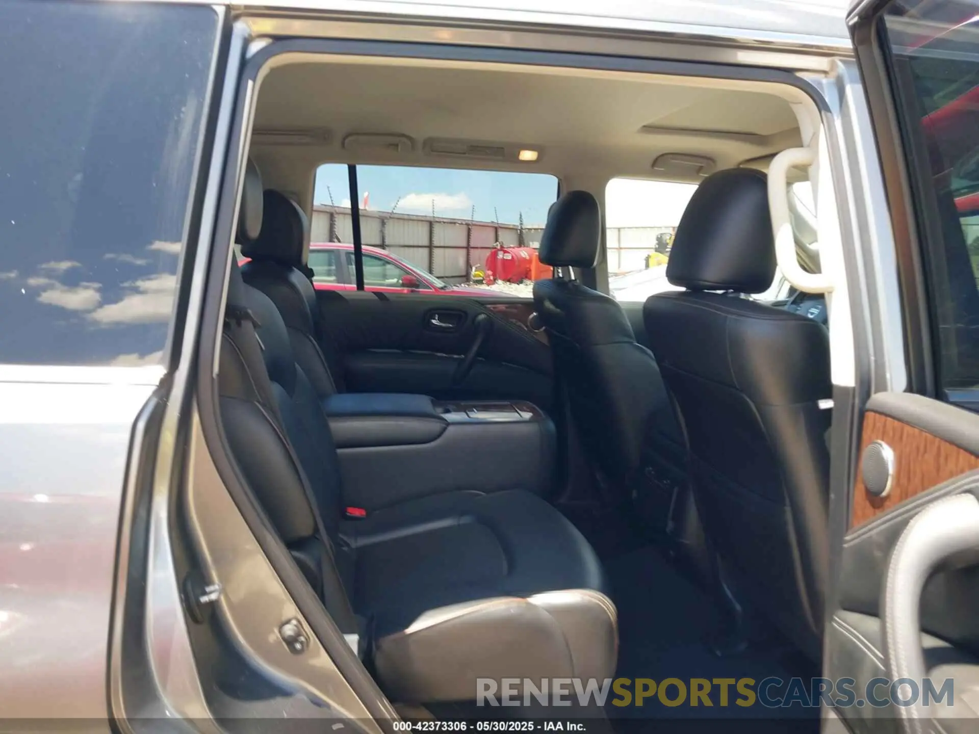 8 Photograph of a damaged car JN8AY2ND5L9110681 NISSAN ARMADA 2020