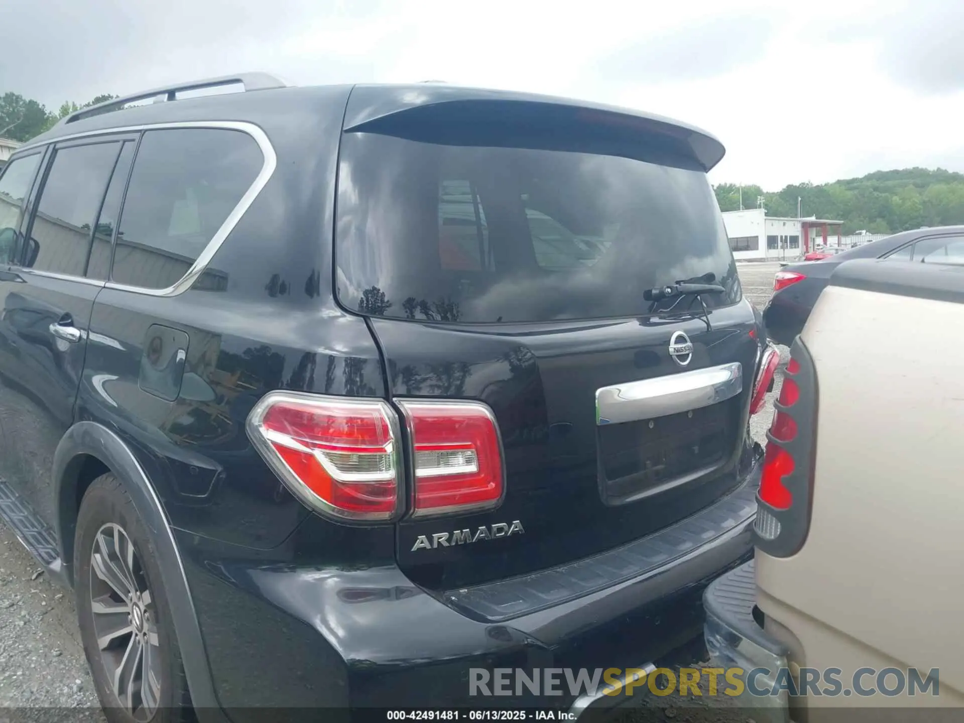 15 Photograph of a damaged car JN8AY2ND5LX017591 NISSAN ARMADA 2020