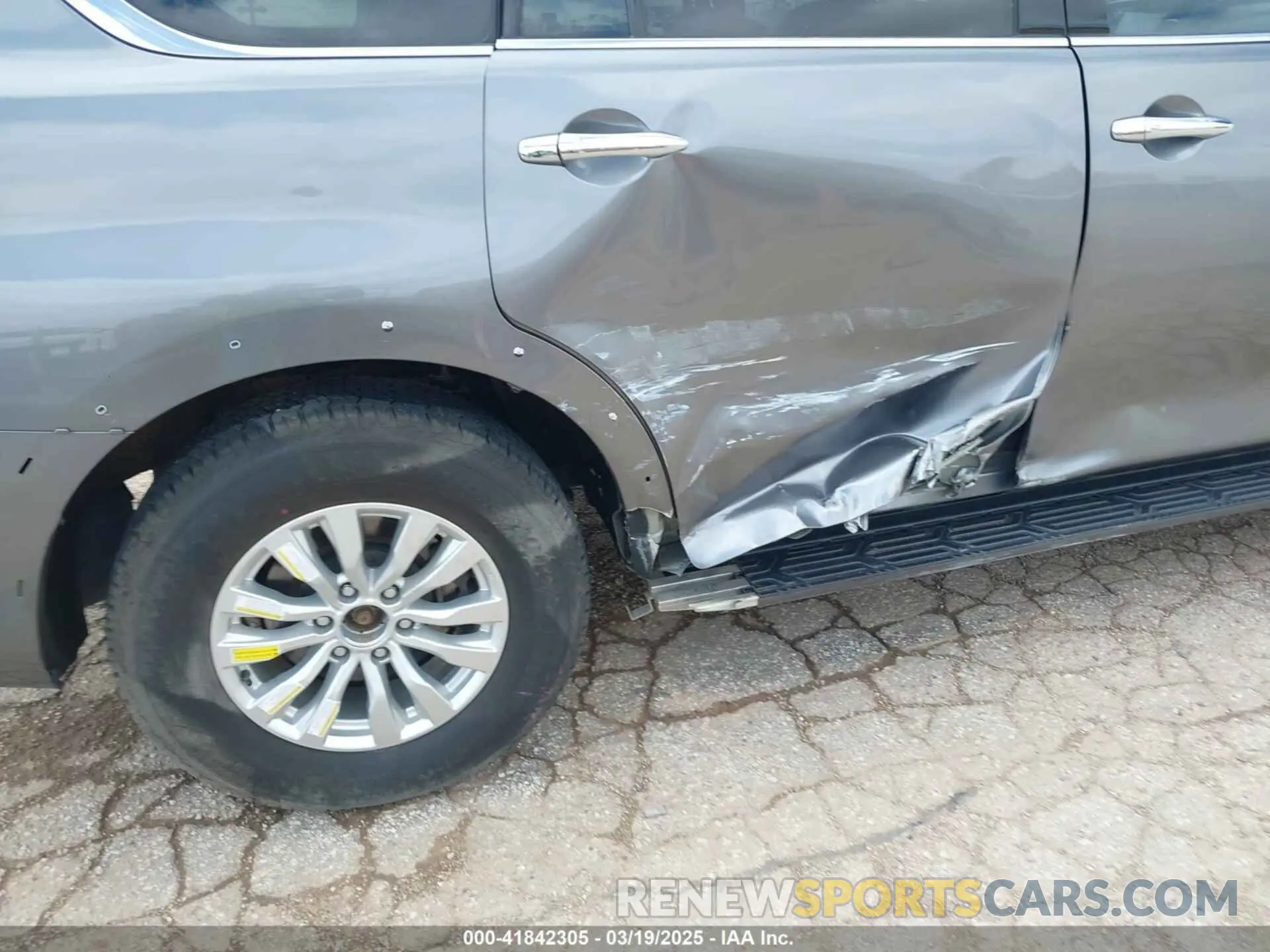 6 Photograph of a damaged car JN8AY2ND5LX017896 NISSAN ARMADA 2020