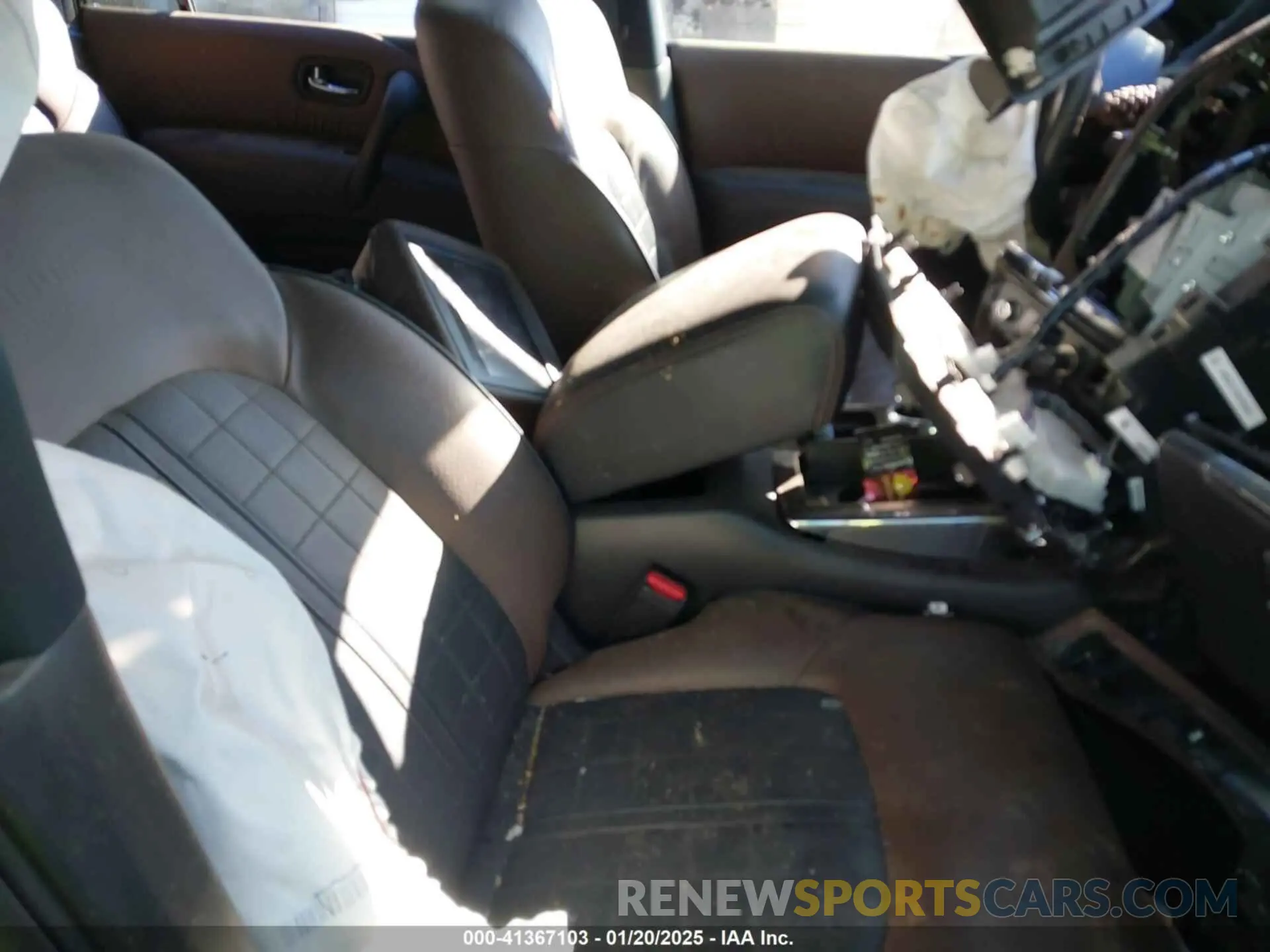 5 Photograph of a damaged car JN8AY2NF7L9360568 NISSAN ARMADA 2020