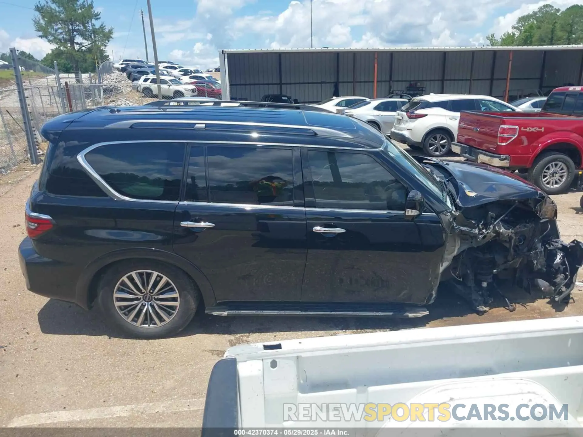 14 Photograph of a damaged car JN8AY2BDXM937227Z NISSAN ARMADA 2021