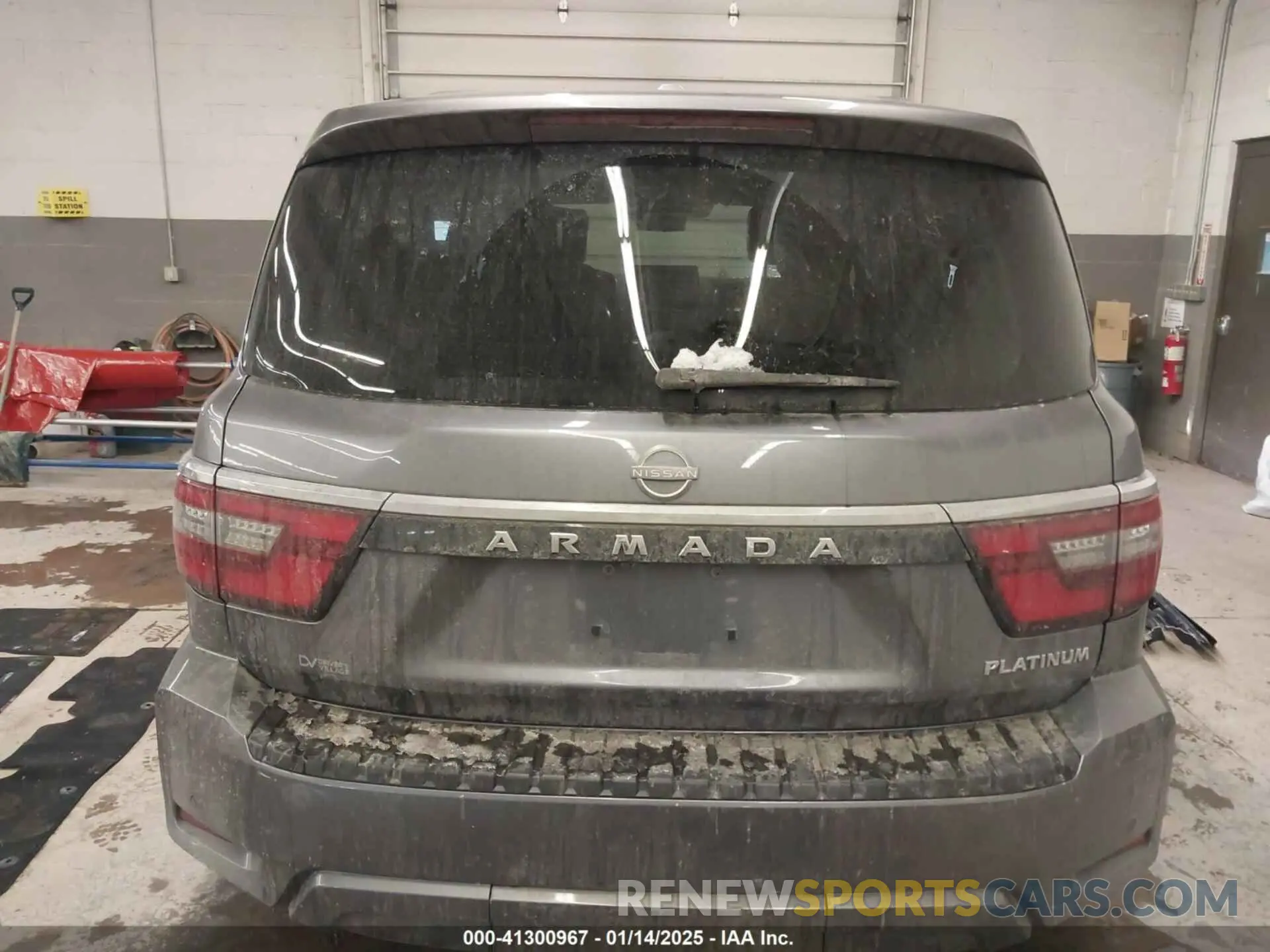17 Photograph of a damaged car JN8AY2DB5N9813216 NISSAN ARMADA 2022