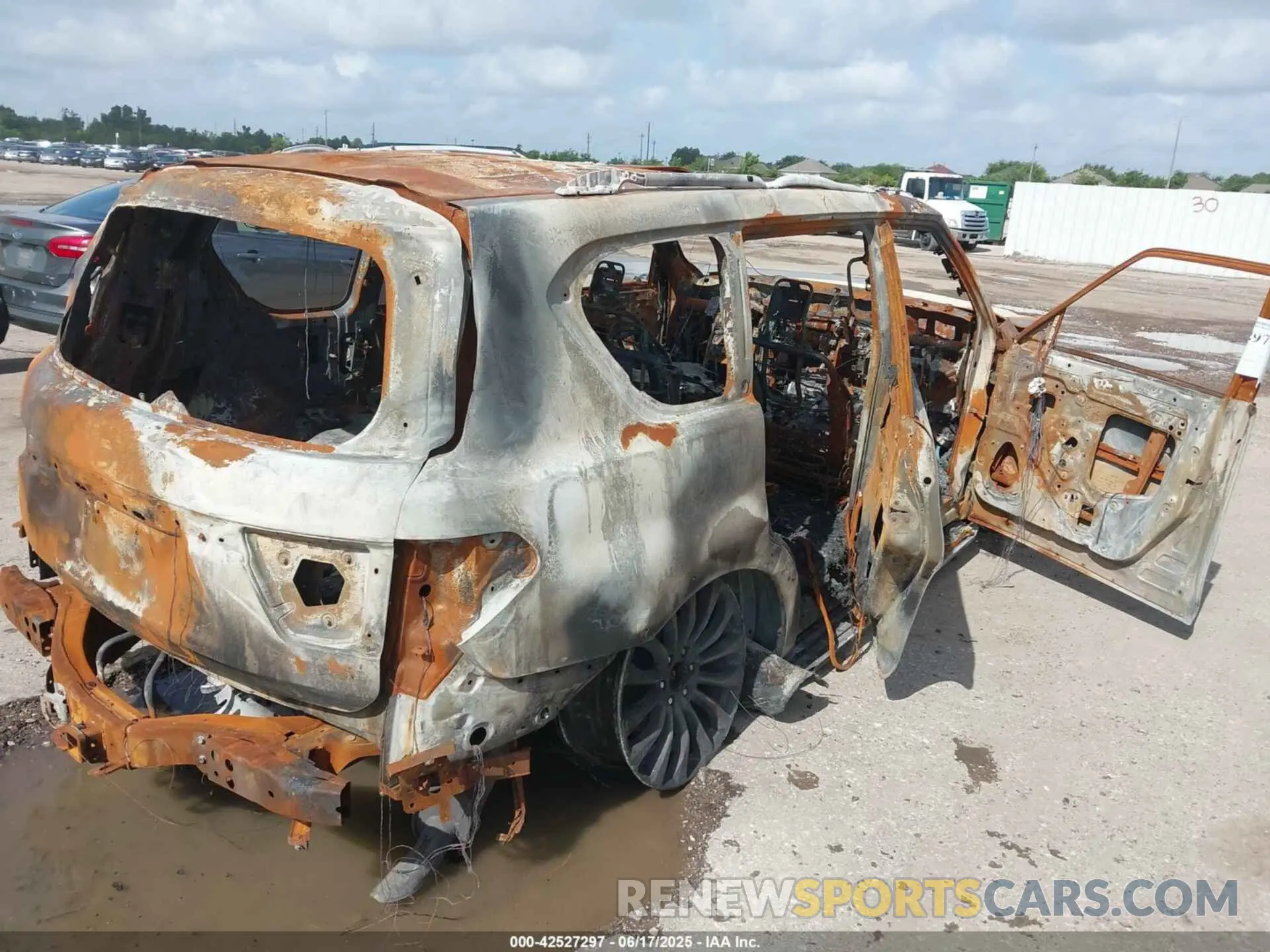 4 Photograph of a damaged car JN8AY2DB7N9814822 NISSAN ARMADA 2022
