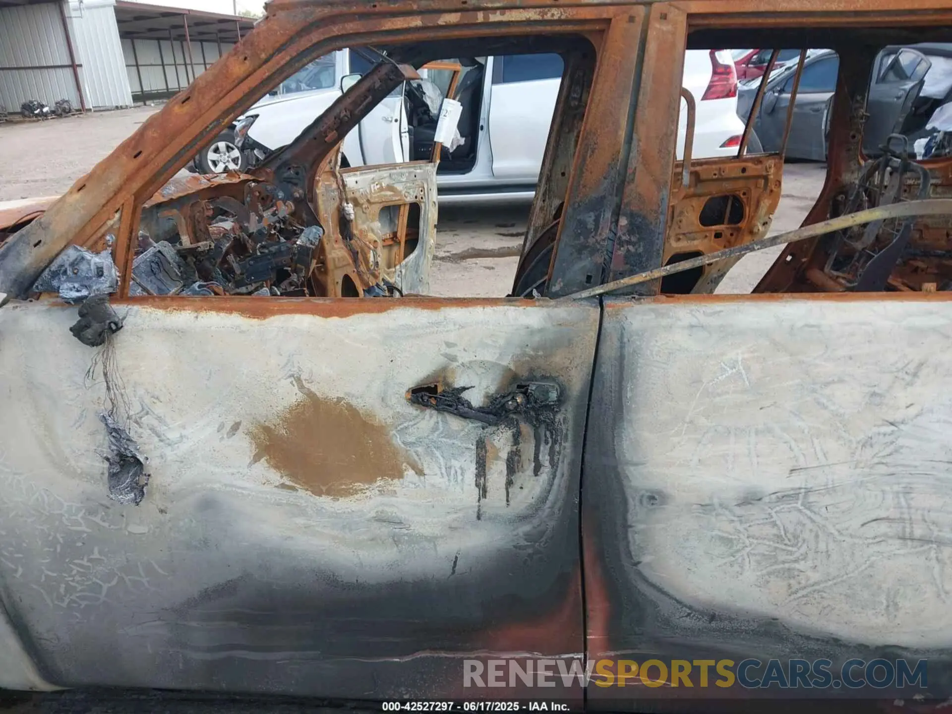 6 Photograph of a damaged car JN8AY2DB7N9814822 NISSAN ARMADA 2022