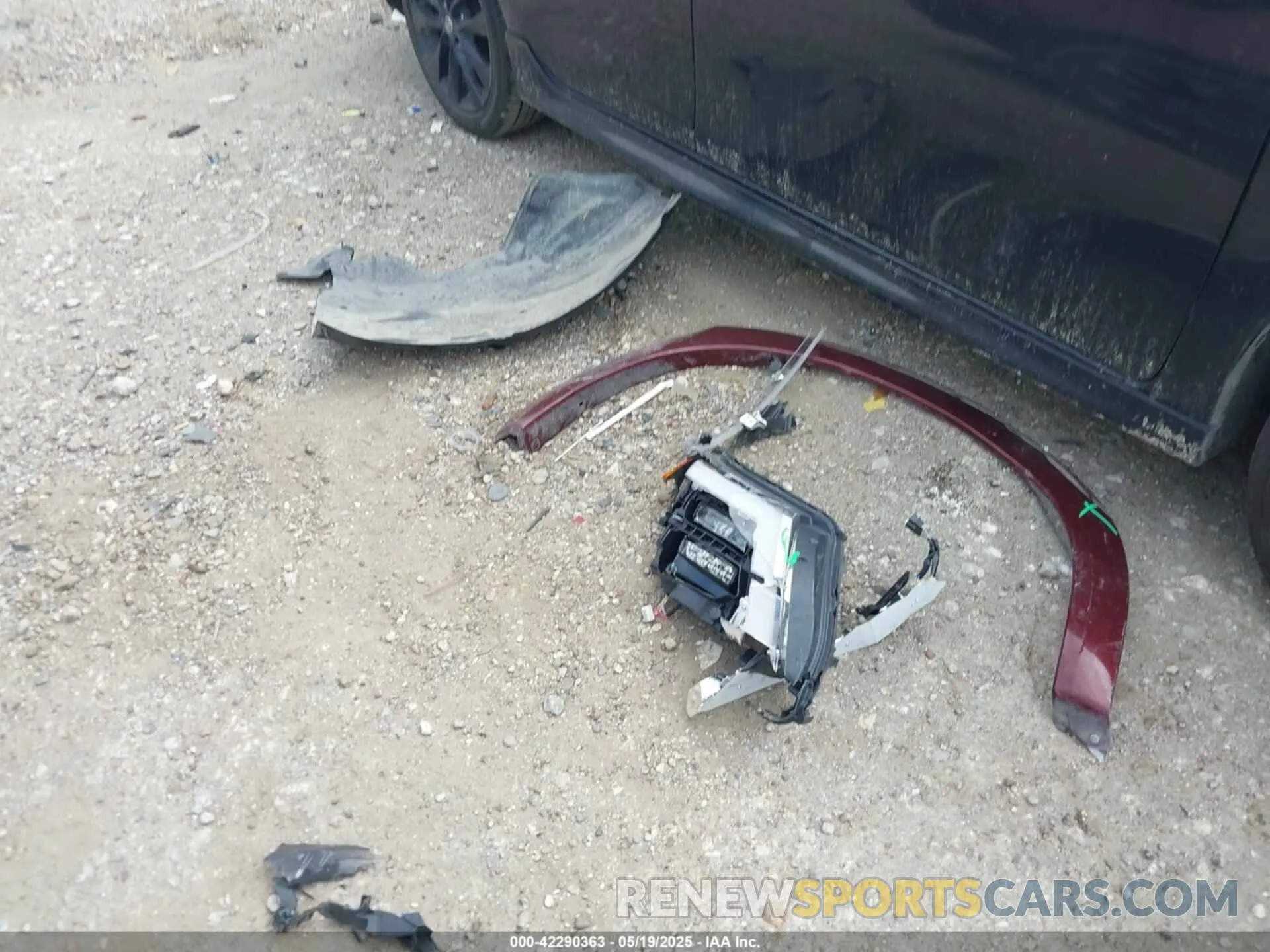 18 Photograph of a damaged car JN8AY2DA1P9401871 NISSAN ARMADA 2023