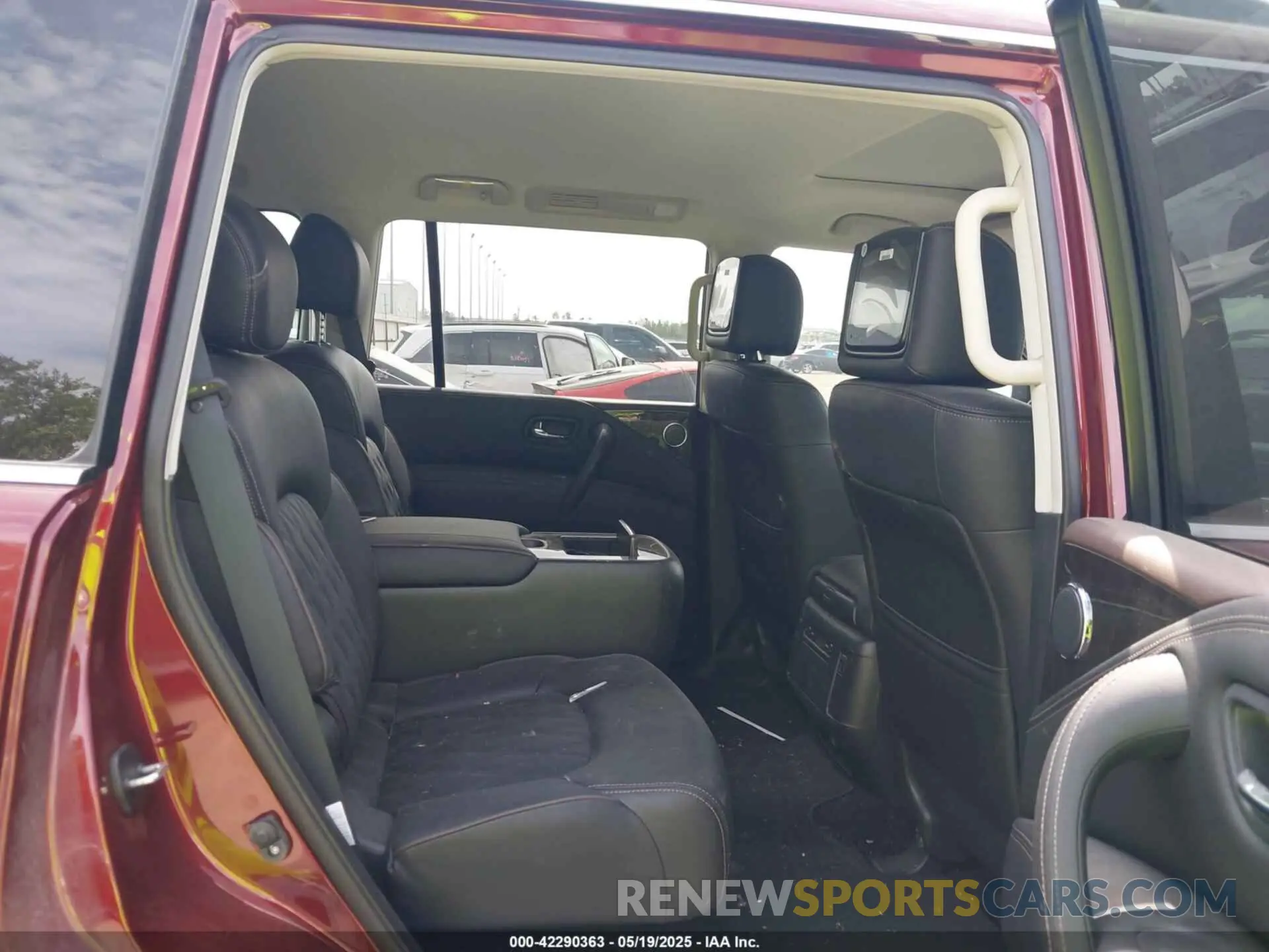 8 Photograph of a damaged car JN8AY2DA1P9401871 NISSAN ARMADA 2023