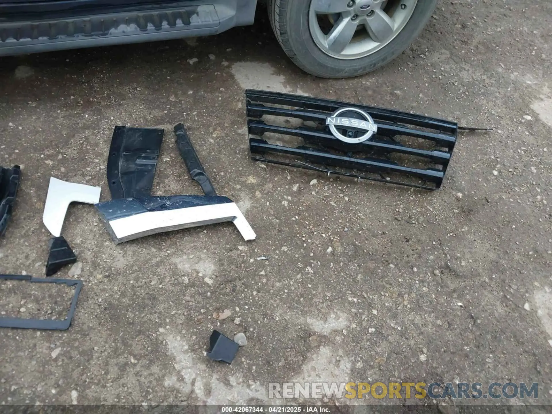 19 Photograph of a damaged car JN8AY2DA6R9415123 NISSAN ARMADA 2024