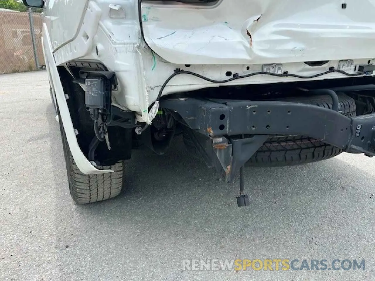 5 Photograph of a damaged car JN8AY2DB2R9853047 NISSAN ARMADA 2024