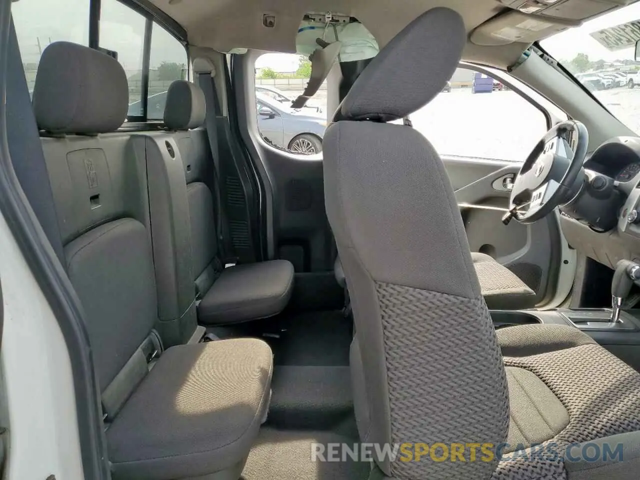 10 Photograph of a damaged car 1N6AD0CU0KN879879 NISSAN FRONTIER 2019
