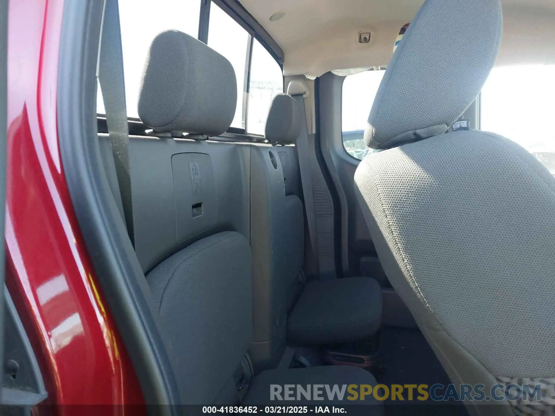 8 Photograph of a damaged car 1N6AD0CW6KN729096 NISSAN FRONTIER 2019