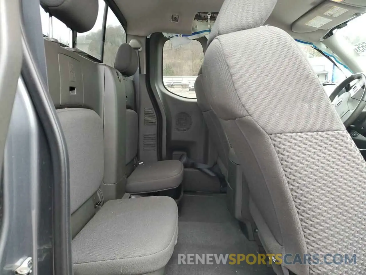 11 Photograph of a damaged car 1N6AD0CW6KN876342 NISSAN FRONTIER 2019
