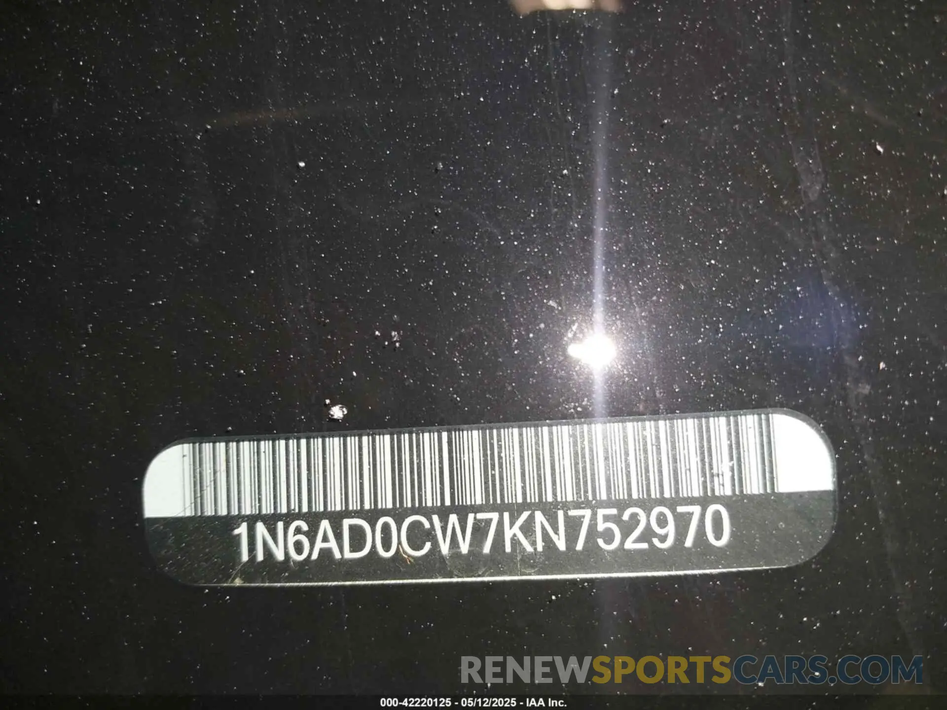 17 Photograph of a damaged car 1N6AD0CW7KN752970 NISSAN FRONTIER 2019