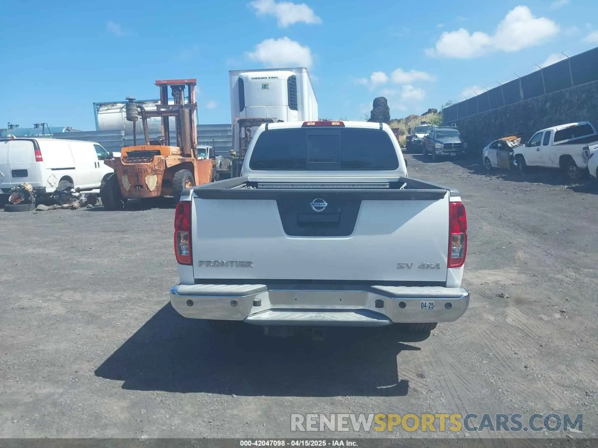 17 Photograph of a damaged car 1N6AD0CW9KN799031 NISSAN FRONTIER 2019