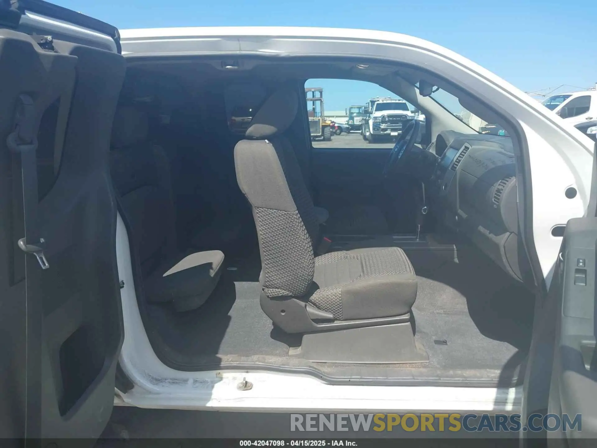 8 Photograph of a damaged car 1N6AD0CW9KN799031 NISSAN FRONTIER 2019