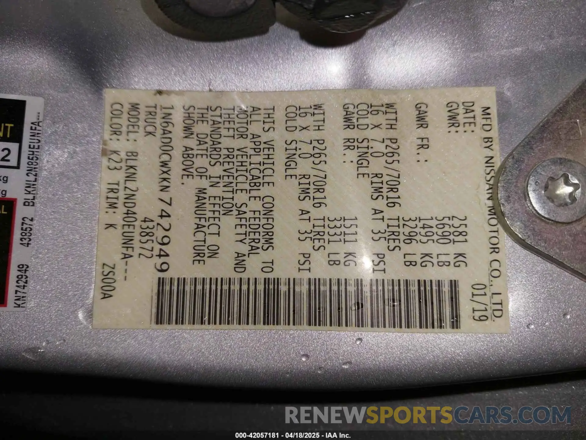 9 Photograph of a damaged car 1N6AD0CWXKN742949 NISSAN FRONTIER 2019