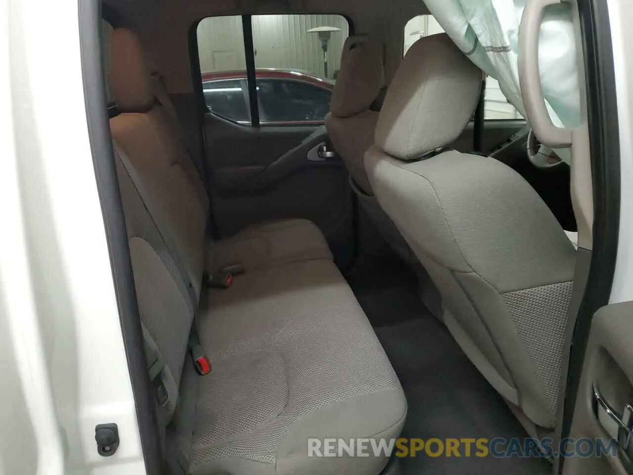 10 Photograph of a damaged car 1N6AD0ER0KN735886 NISSAN FRONTIER 2019