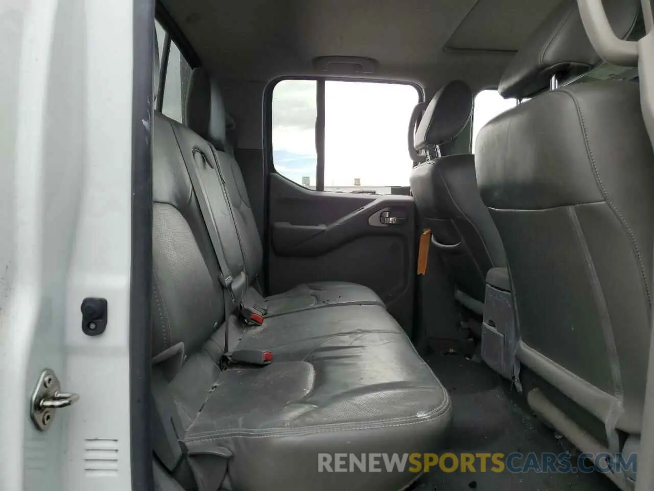 11 Photograph of a damaged car 1N6AD0ER0KN762294 NISSAN FRONTIER 2019