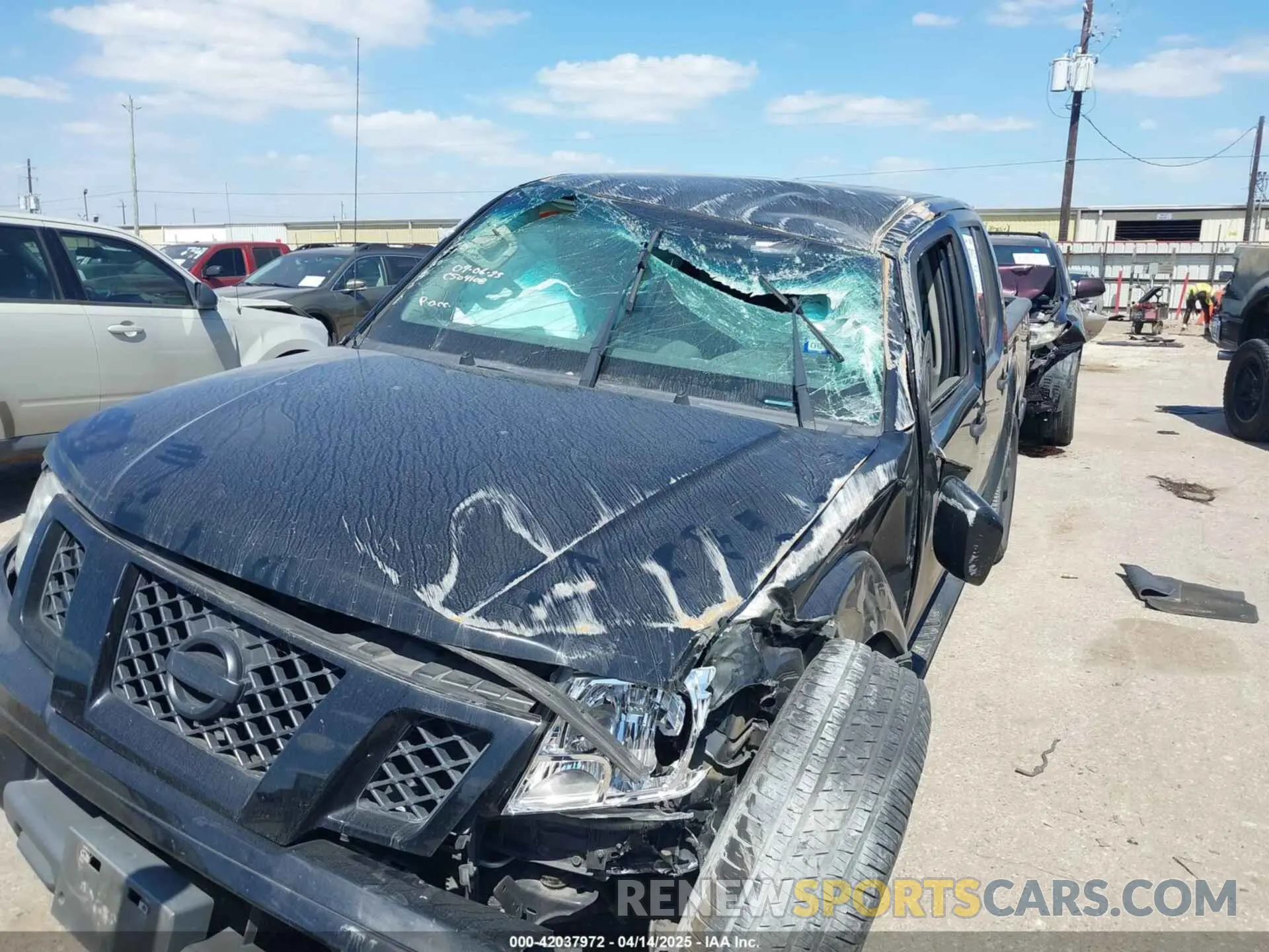 2 Photograph of a damaged car 1N6AD0ER0KN783985 NISSAN FRONTIER 2019