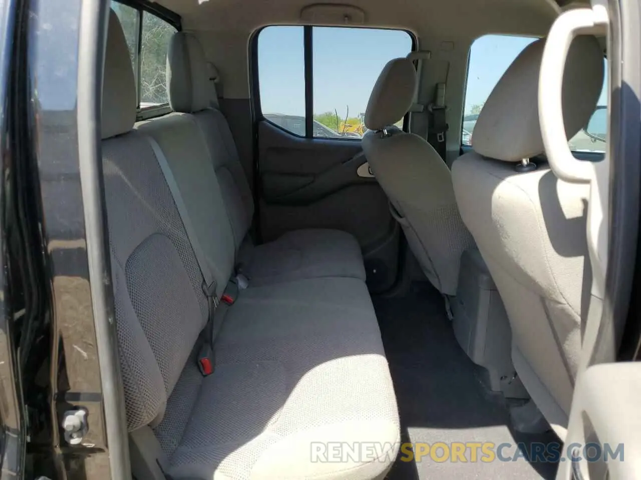 10 Photograph of a damaged car 1N6AD0ER1KN701049 NISSAN FRONTIER 2019