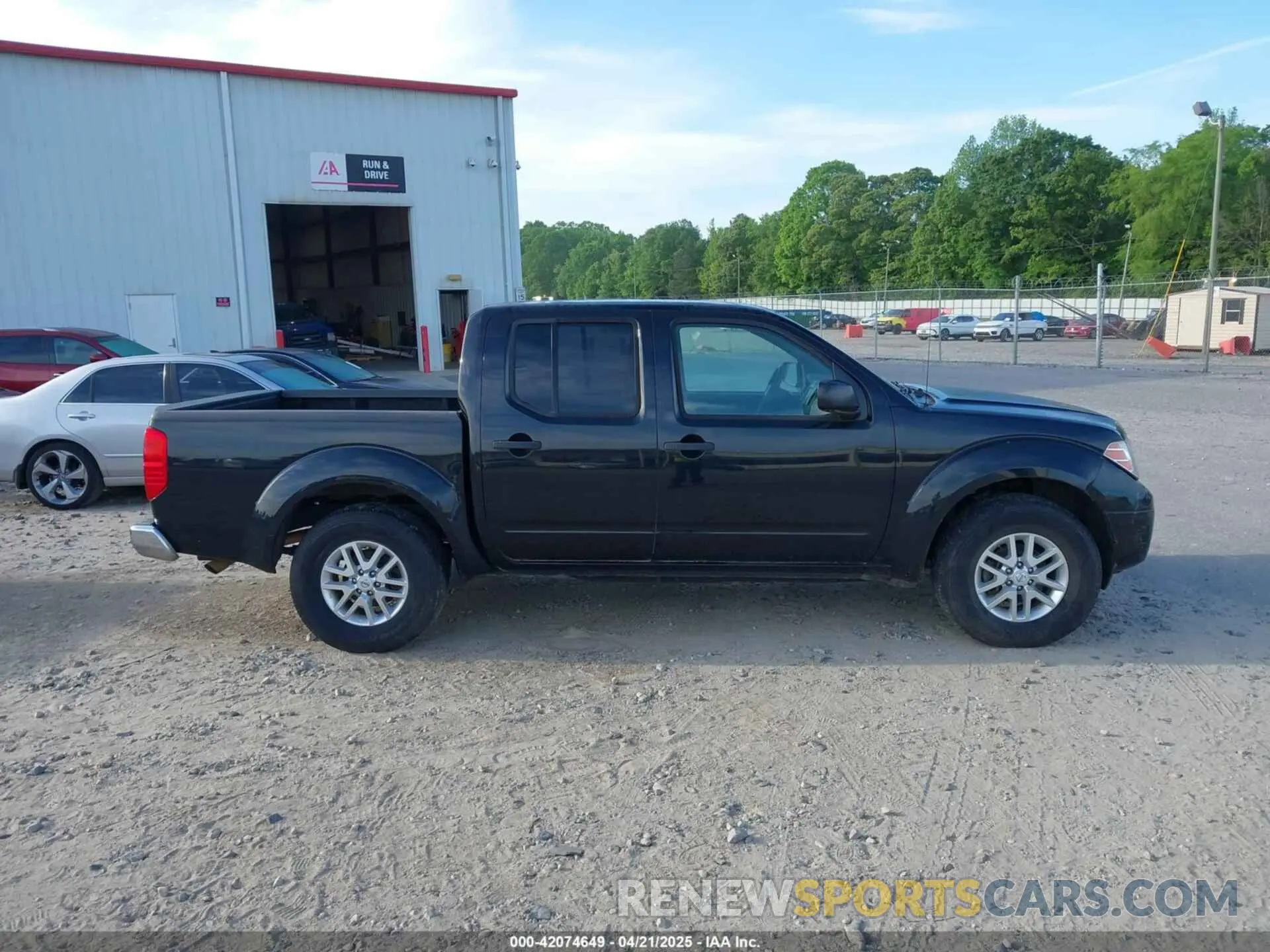 13 Photograph of a damaged car 1N6AD0ER1KN708714 NISSAN FRONTIER 2019