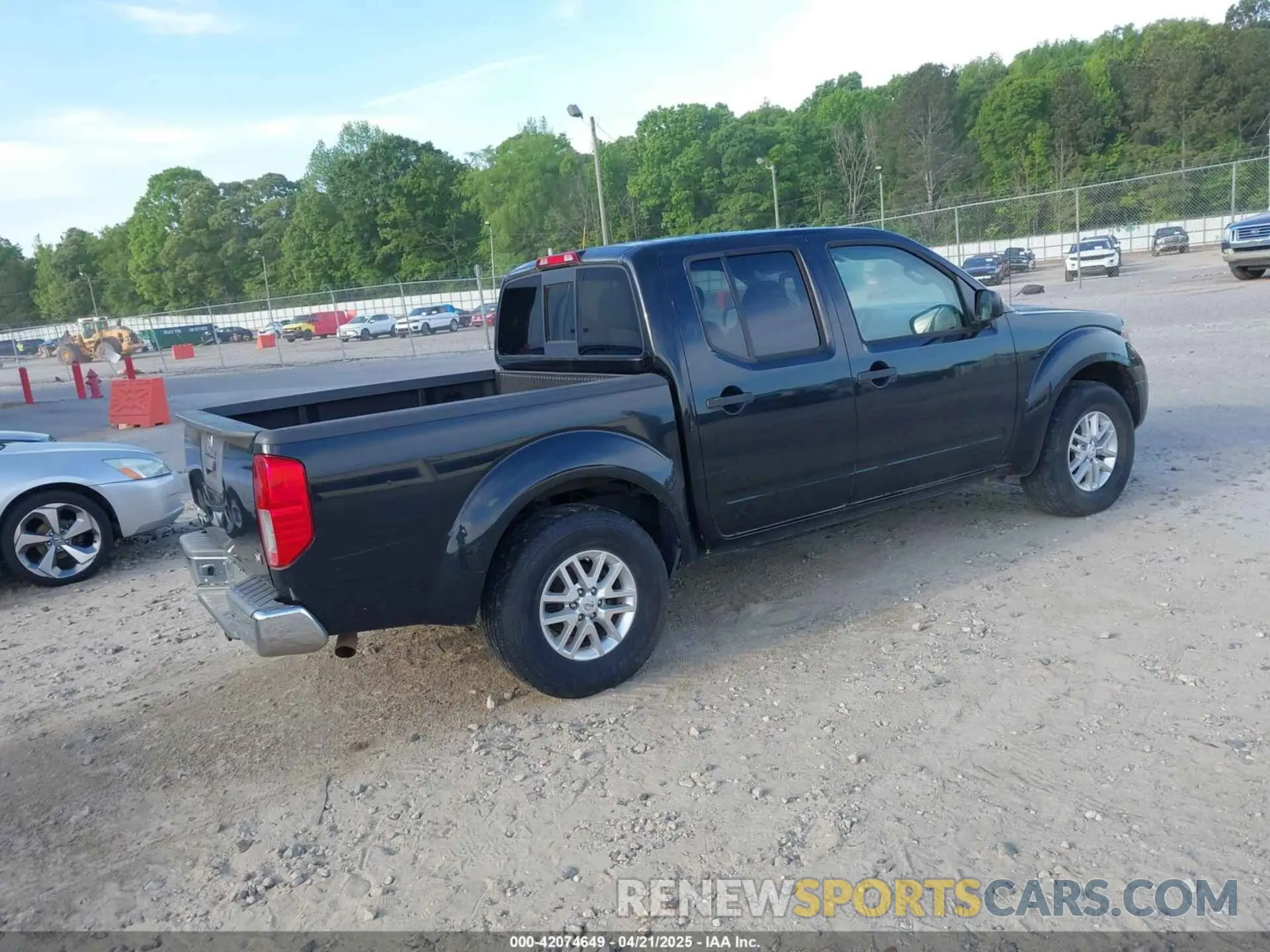 4 Photograph of a damaged car 1N6AD0ER1KN708714 NISSAN FRONTIER 2019
