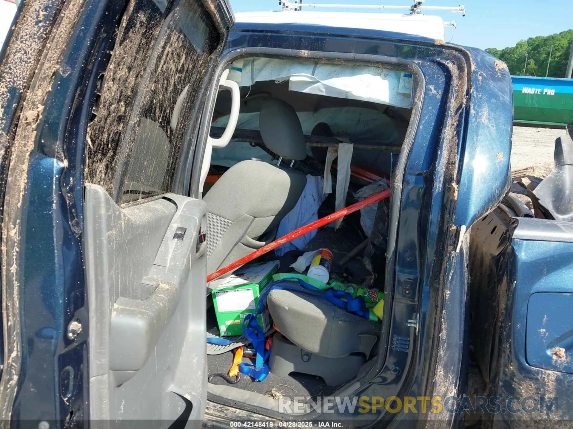 8 Photograph of a damaged car 1N6AD0ER1KN723309 NISSAN FRONTIER 2019