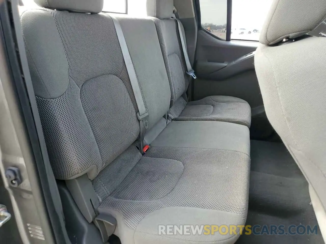 10 Photograph of a damaged car 1N6AD0ER1KN764068 NISSAN FRONTIER 2019