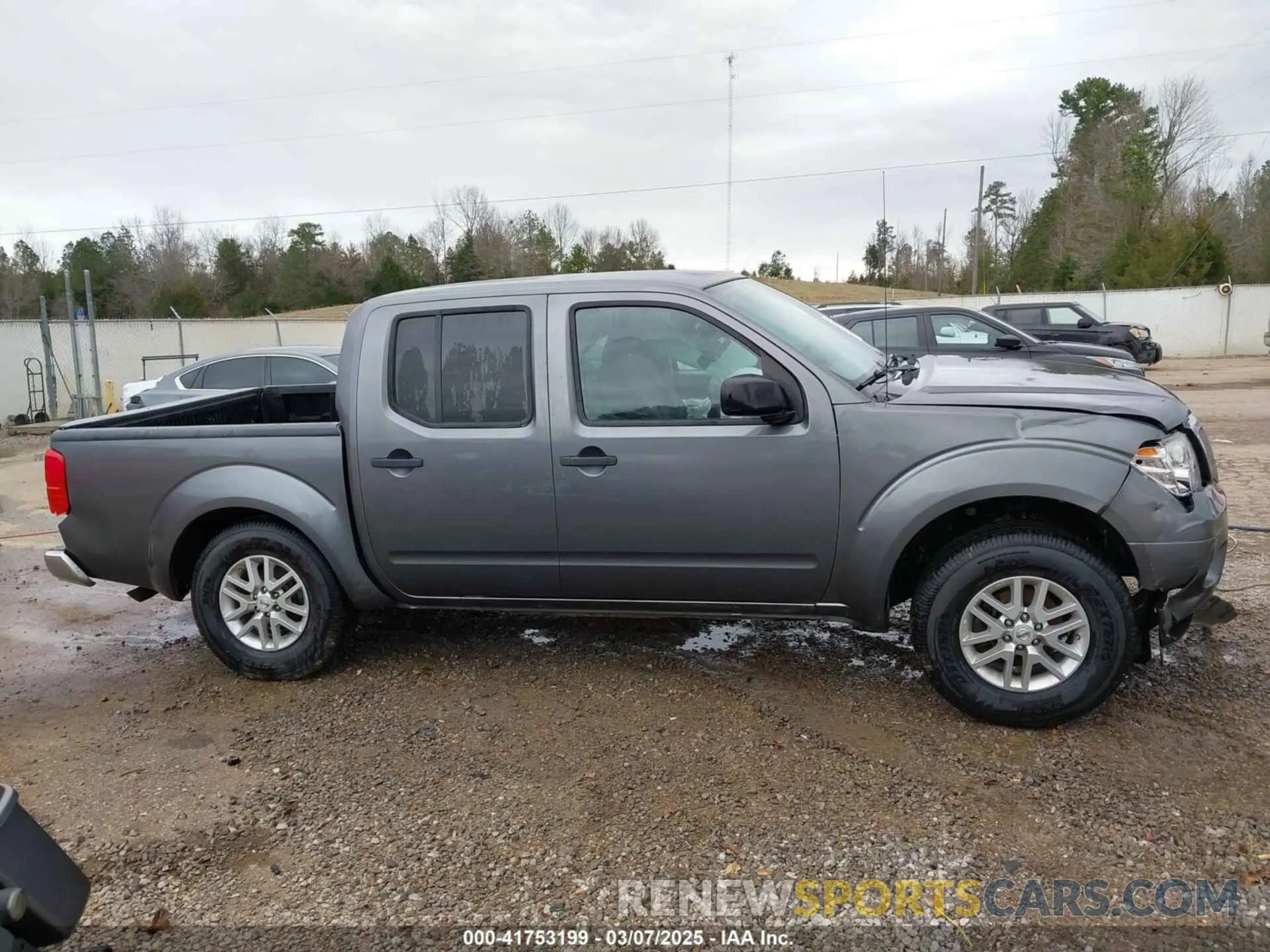 13 Photograph of a damaged car 1N6AD0ER1KN776088 NISSAN FRONTIER 2019