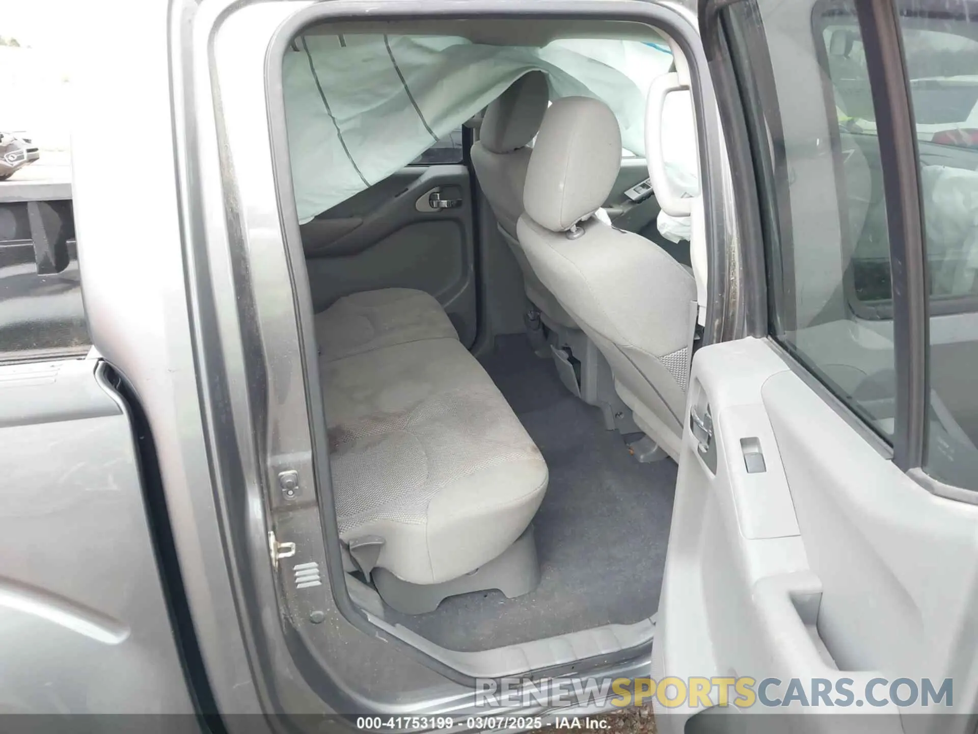 8 Photograph of a damaged car 1N6AD0ER1KN776088 NISSAN FRONTIER 2019