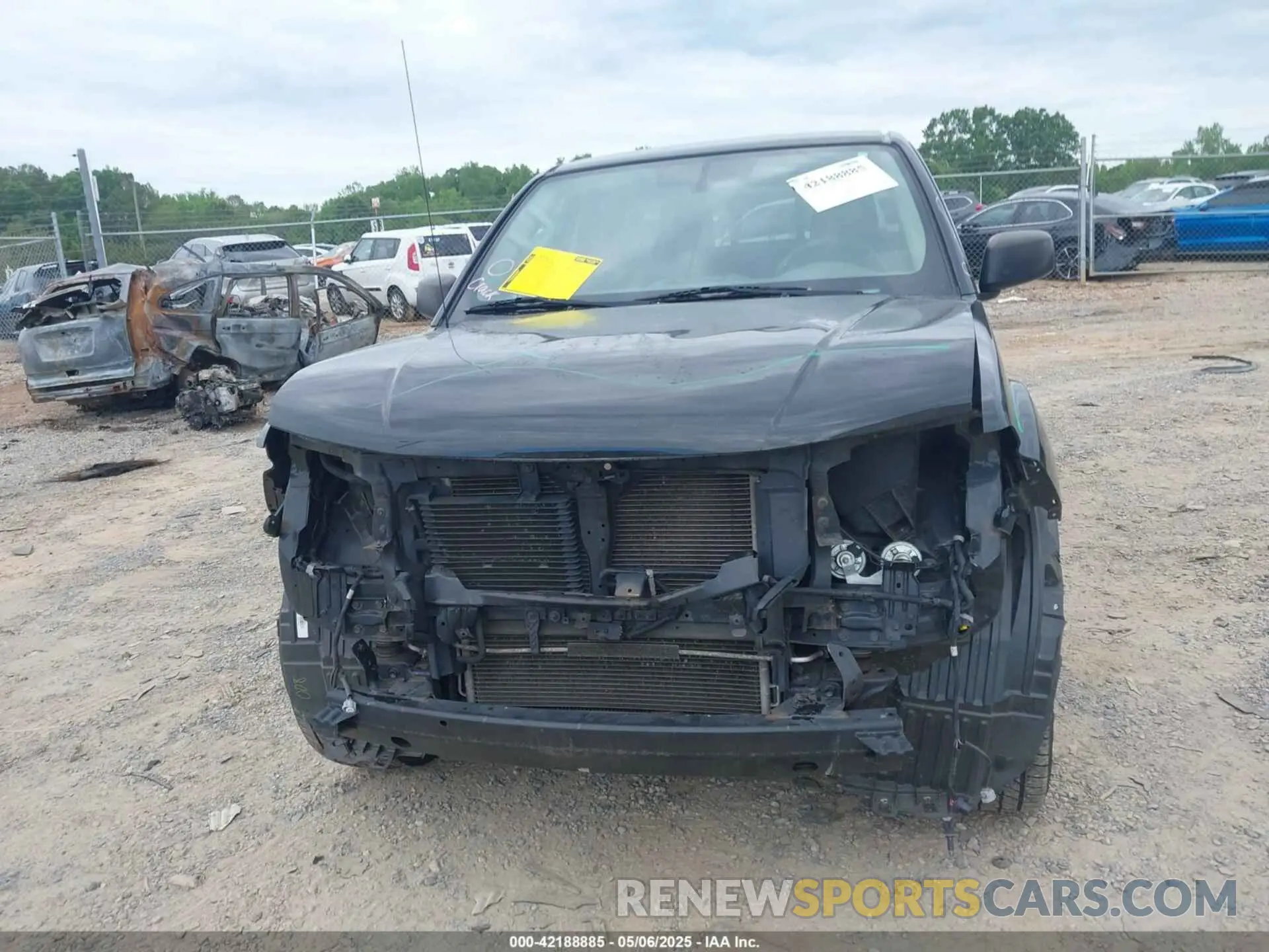 12 Photograph of a damaged car 1N6AD0ER1KN786247 NISSAN FRONTIER 2019