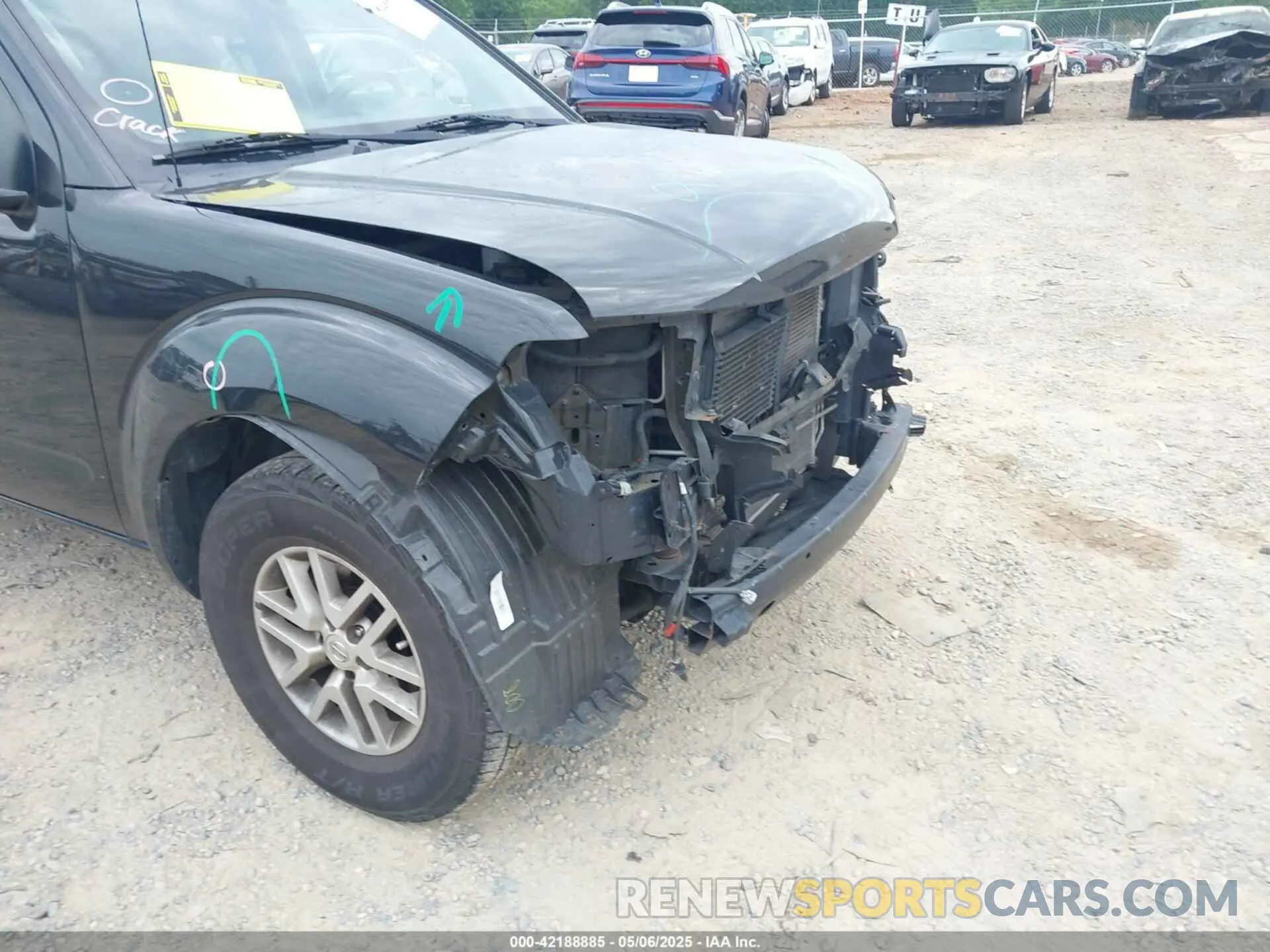 18 Photograph of a damaged car 1N6AD0ER1KN786247 NISSAN FRONTIER 2019