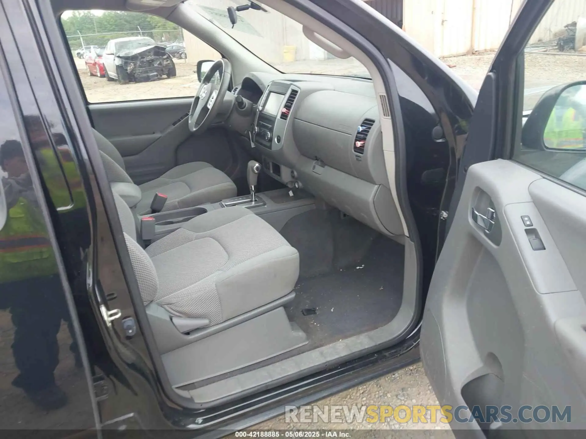 5 Photograph of a damaged car 1N6AD0ER1KN786247 NISSAN FRONTIER 2019