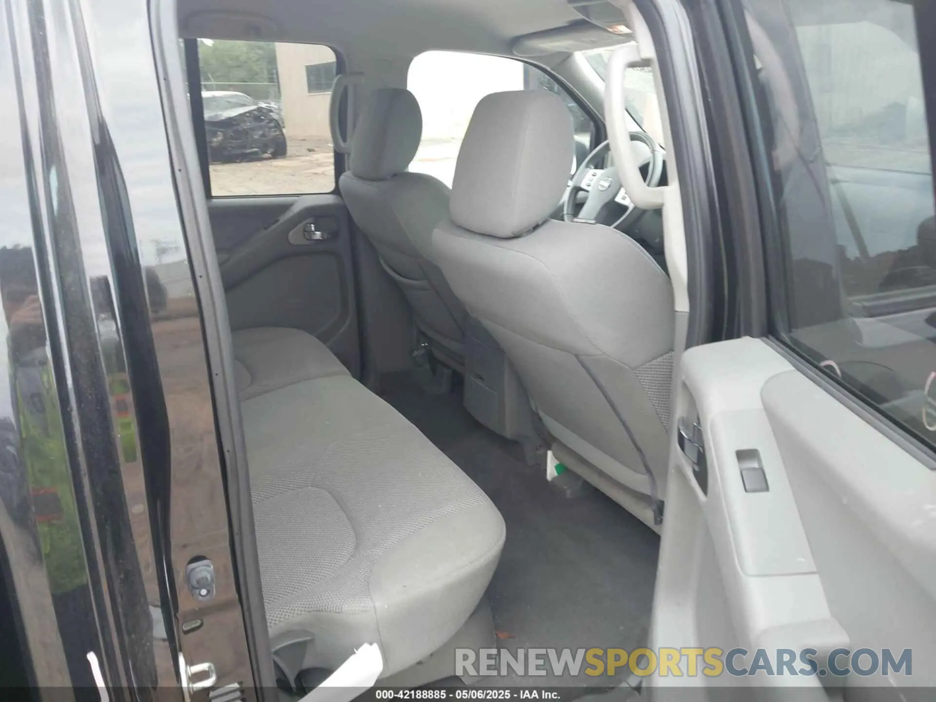 8 Photograph of a damaged car 1N6AD0ER1KN786247 NISSAN FRONTIER 2019