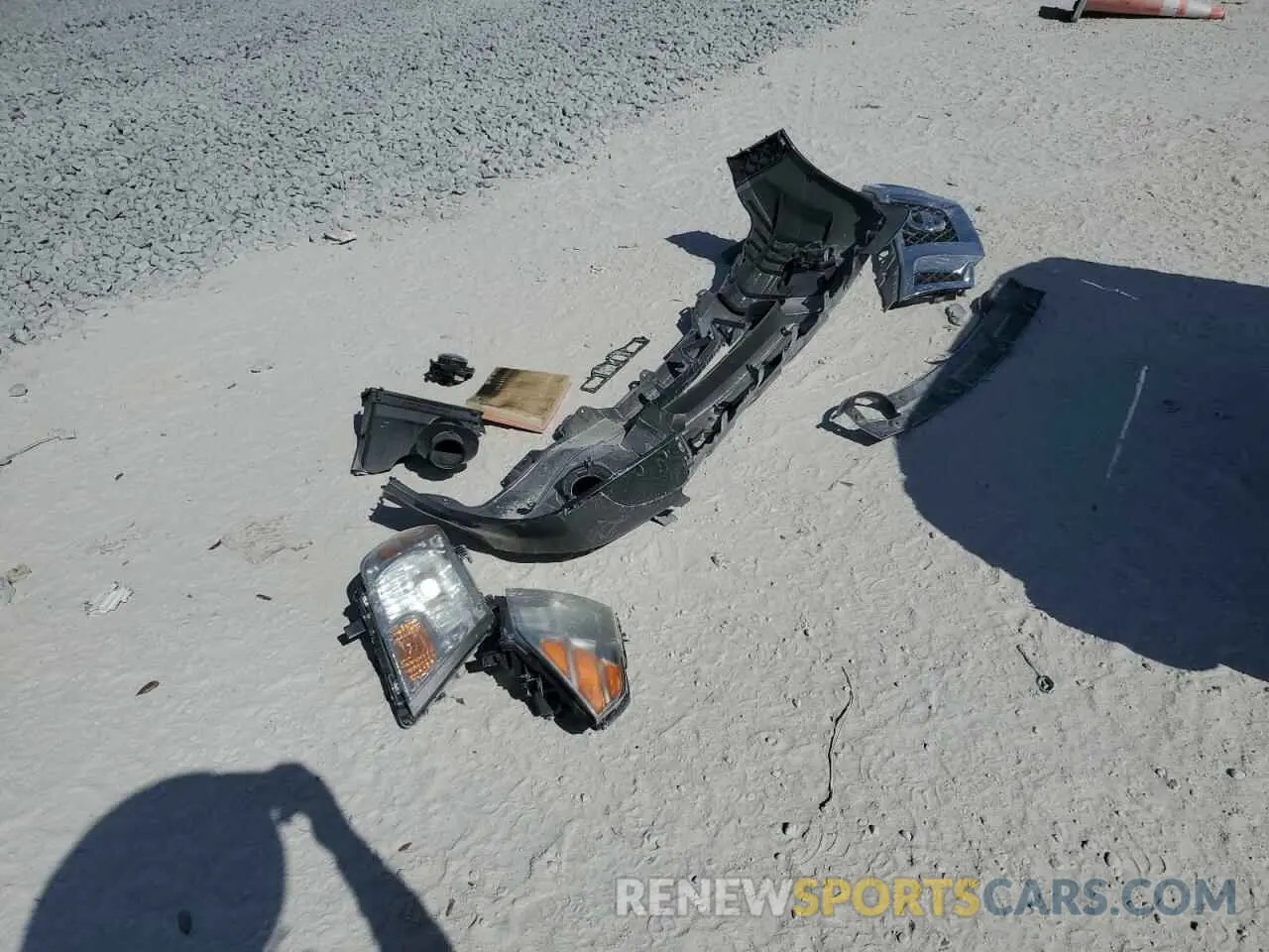 14 Photograph of a damaged car 1N6AD0ER1KN878362 NISSAN FRONTIER 2019