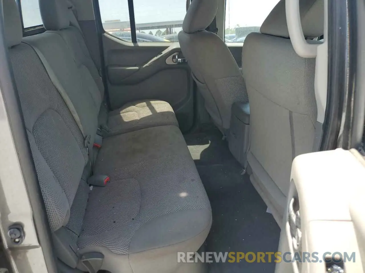 10 Photograph of a damaged car 1N6AD0ER2KN724808 NISSAN FRONTIER 2019