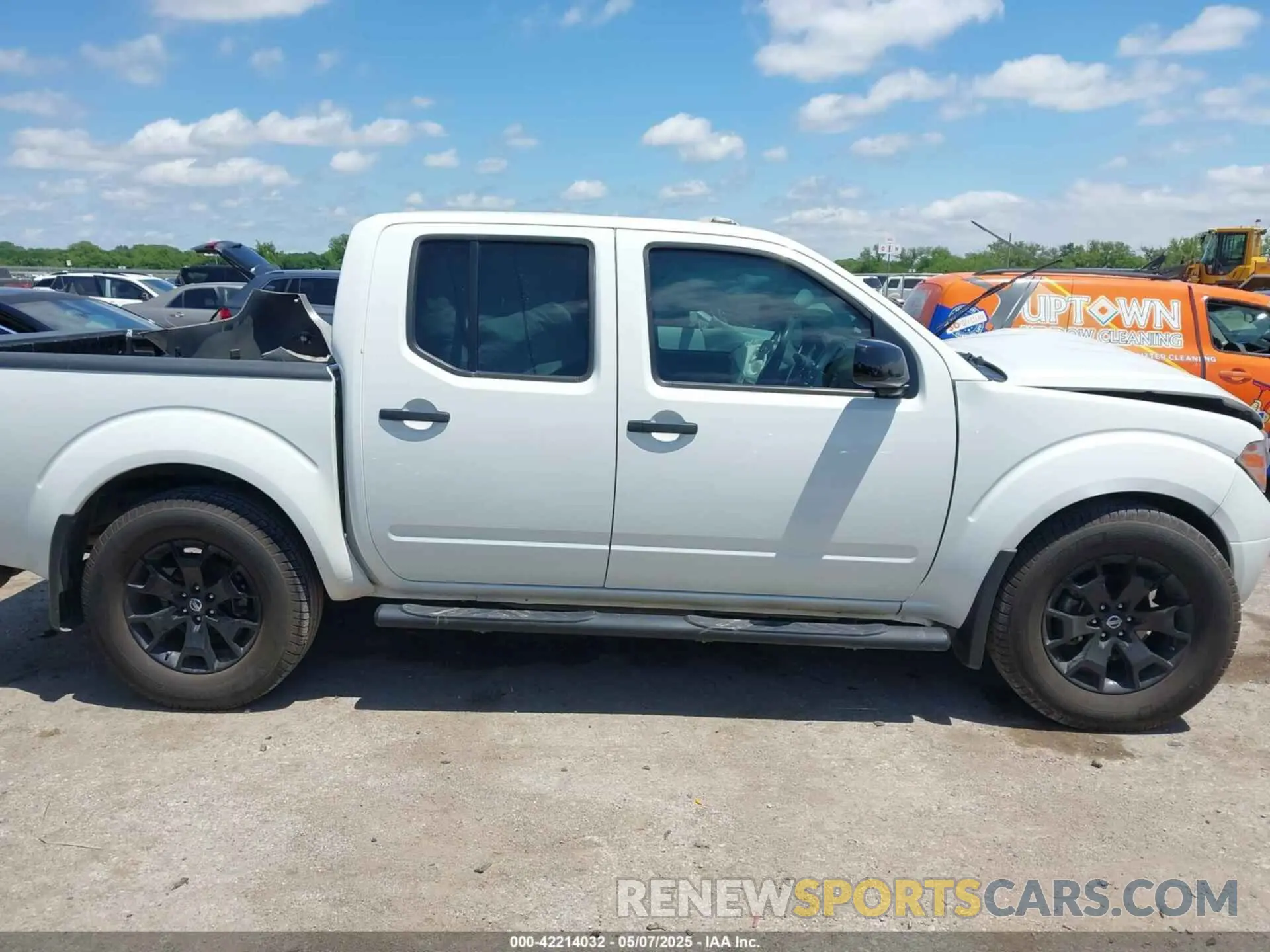 13 Photograph of a damaged car 1N6AD0ER2KN726946 NISSAN FRONTIER 2019