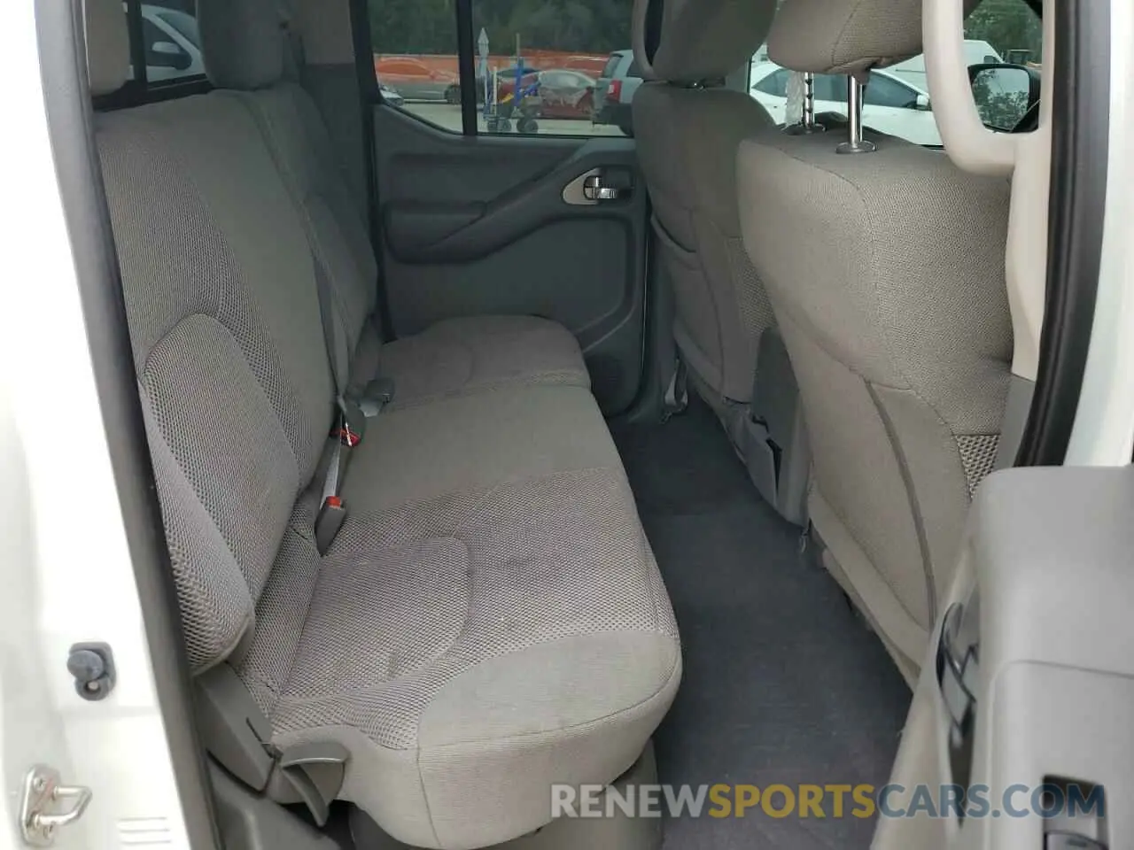 10 Photograph of a damaged car 1N6AD0ER2KN746937 NISSAN FRONTIER 2019