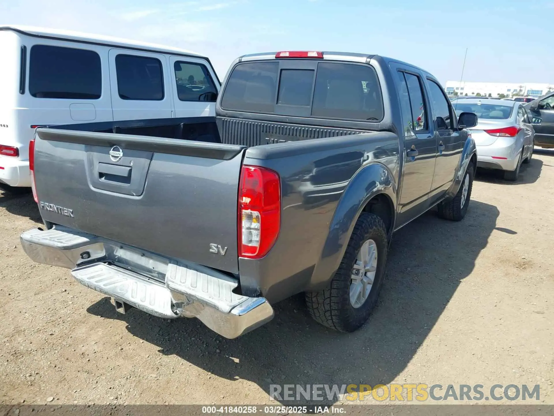 4 Photograph of a damaged car 1N6AD0ER4KN767112 NISSAN FRONTIER 2019